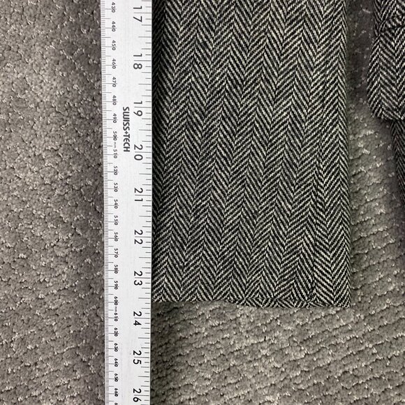 Lands End Herringbone Tweed Blazer Mens 40R Fits Short Gray Lambs Wool - Picture 13 of 15